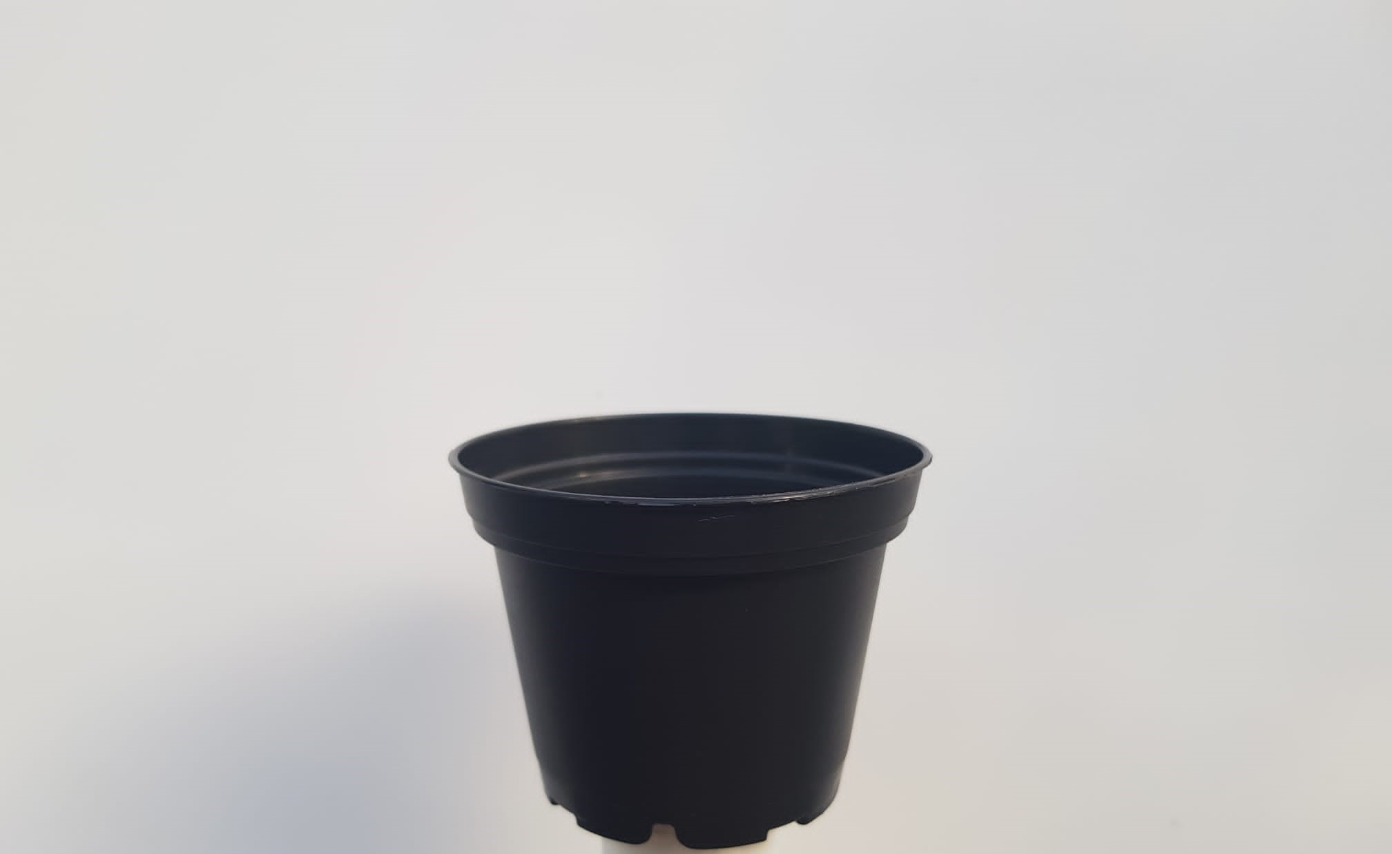 Plastic pots black, pack of 5, different sizes